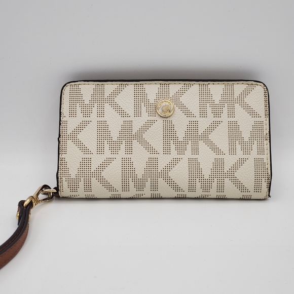 Michael Kors Handbags - Michael Kors Wallet Wristlet